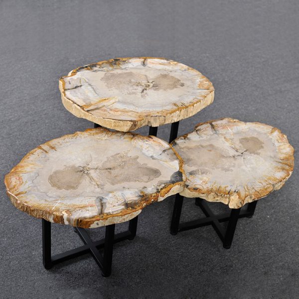 mesa de madera de piedra